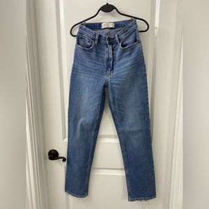 Abercrombie & Fitch Ultra High Rise 90s Straight Jean
